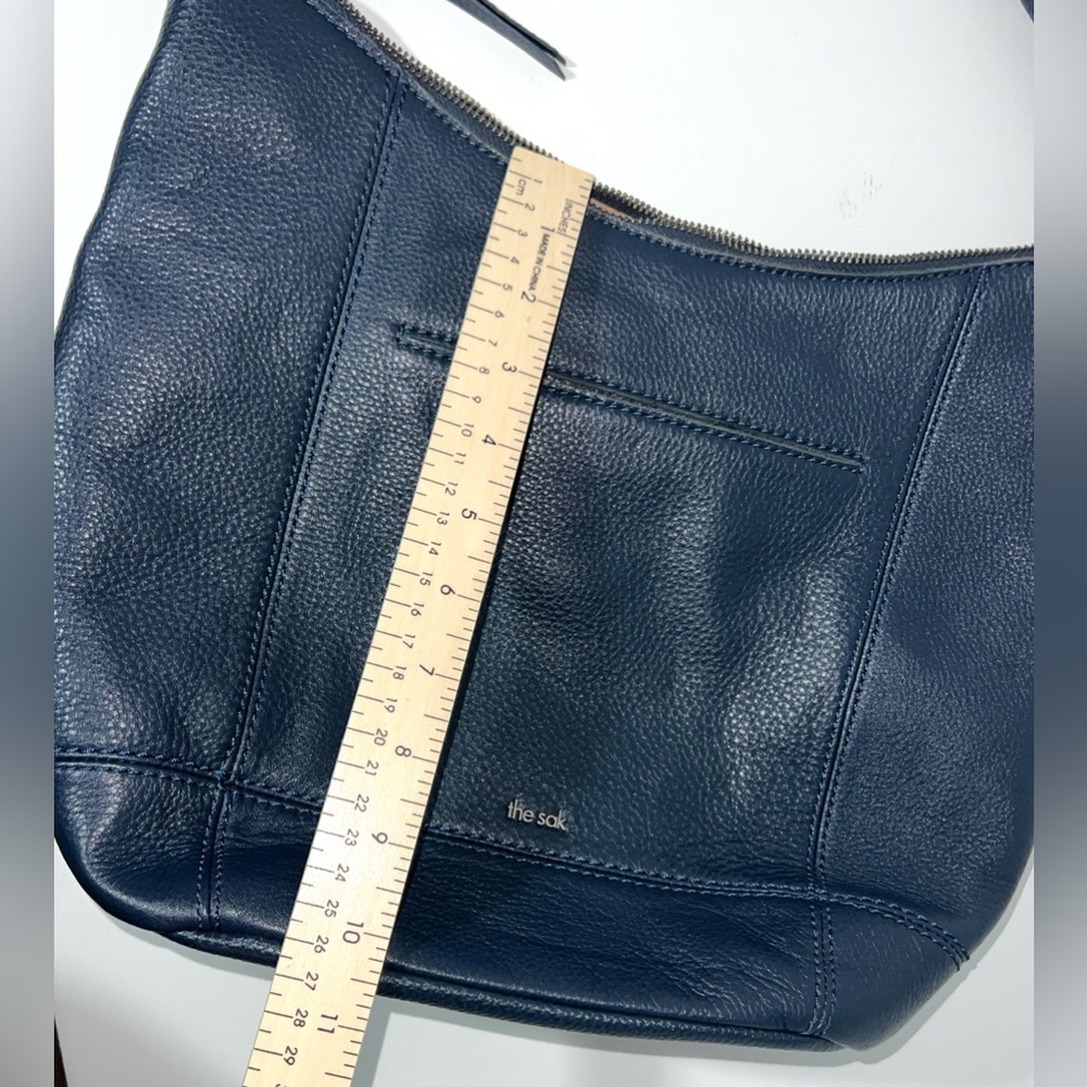 The Sak Sequoia Hobo Shoulder Bag Blue Leather with
Charms NEW - Picture 15 of 16